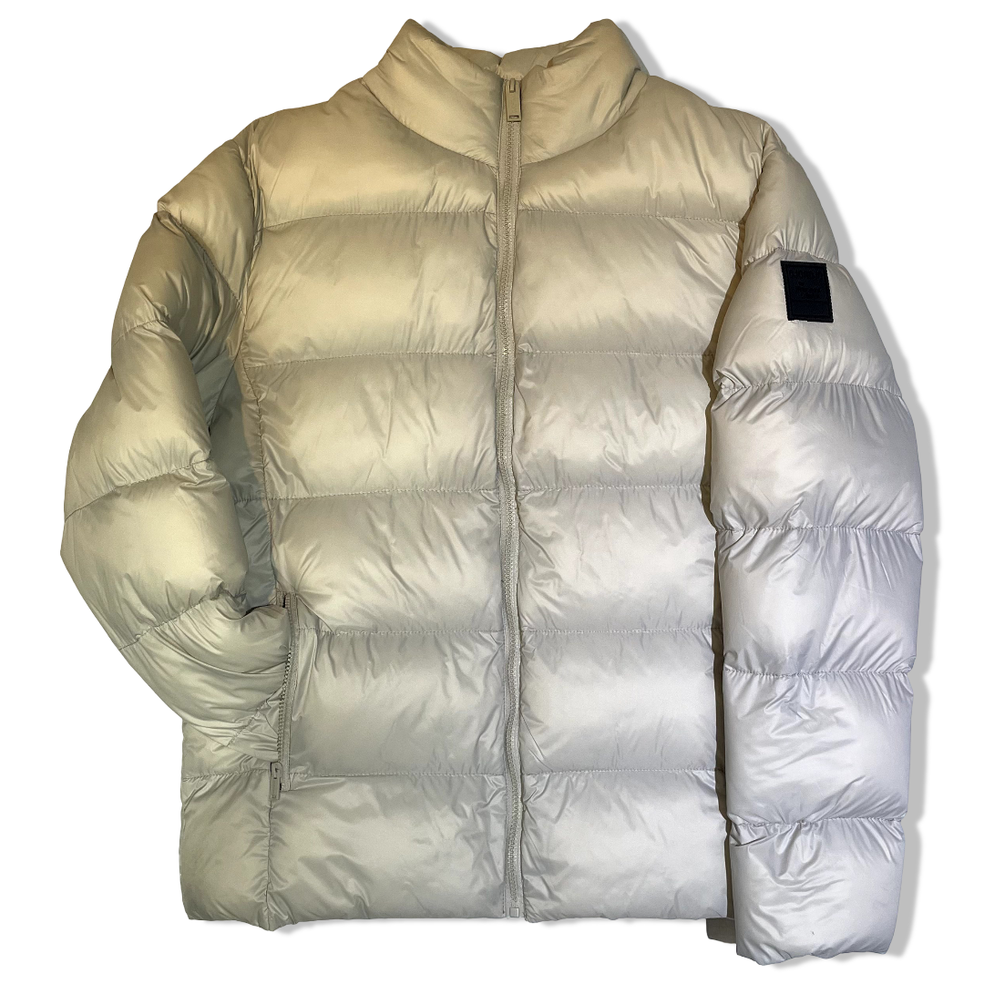 CAMPERA ULTRA LIVIANA CON BOLSITA