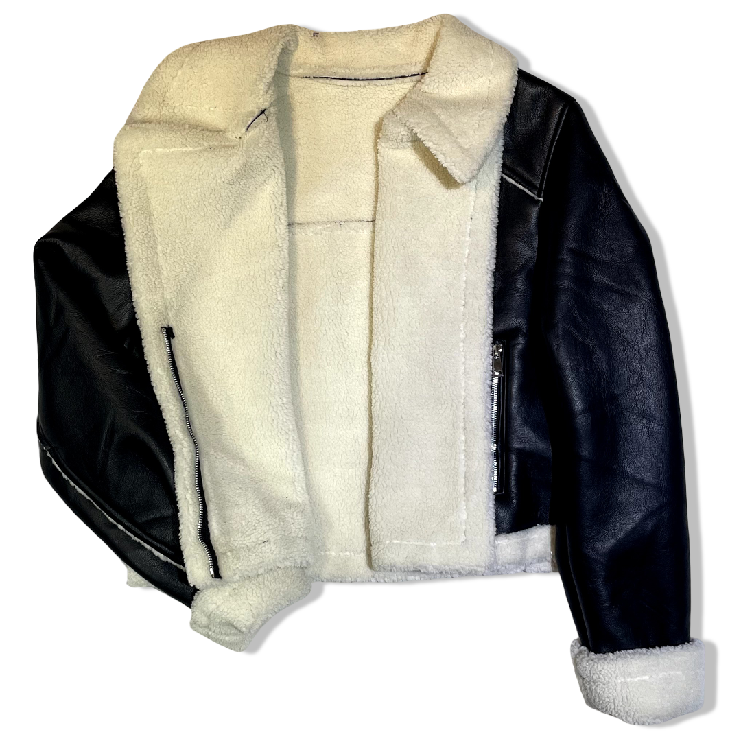 CAMPERA DE ECOCUERO CON CORDERITO - Image 2